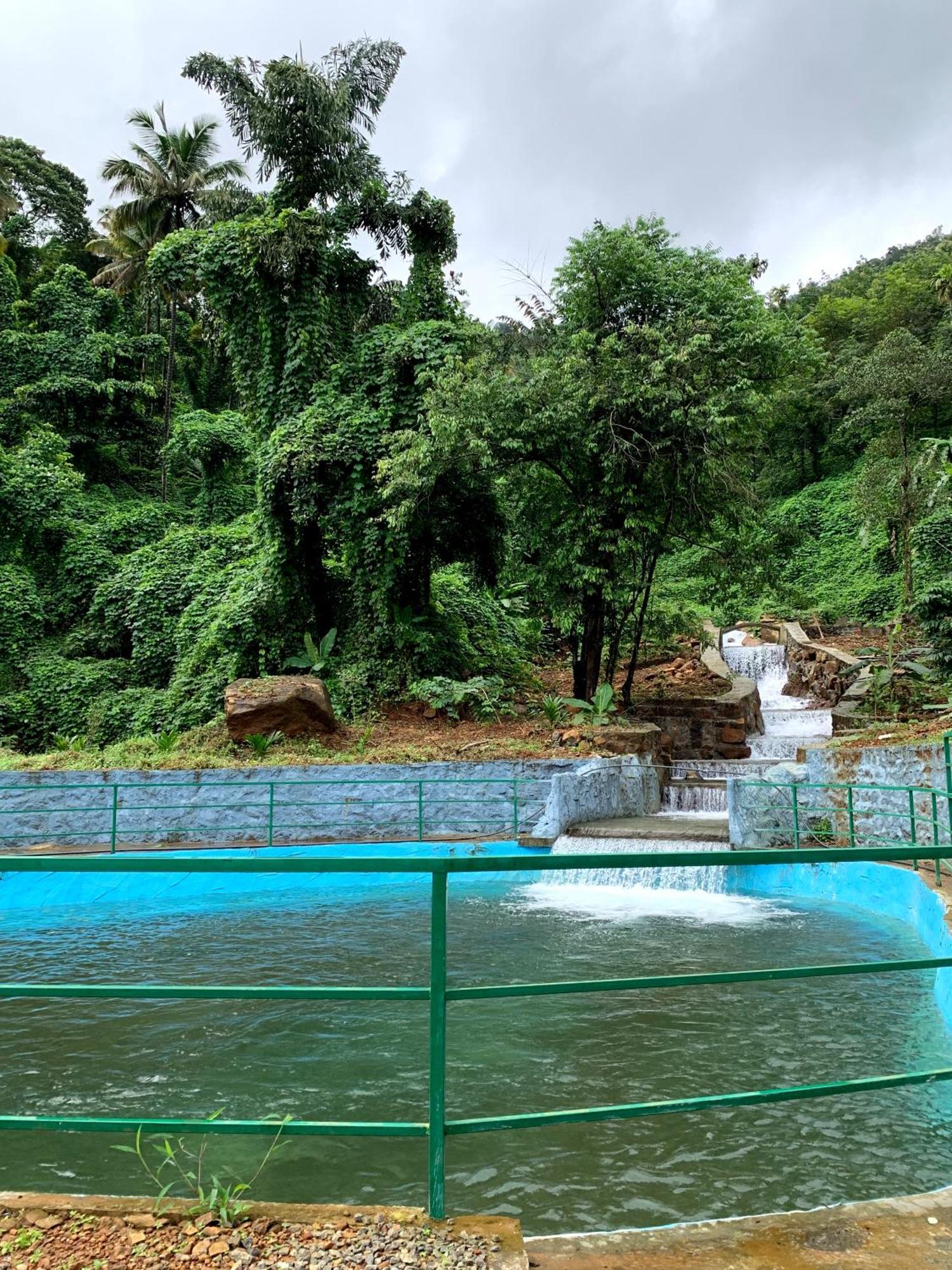Royal Mount Inn Resorts Paithalmala Exteriör bild