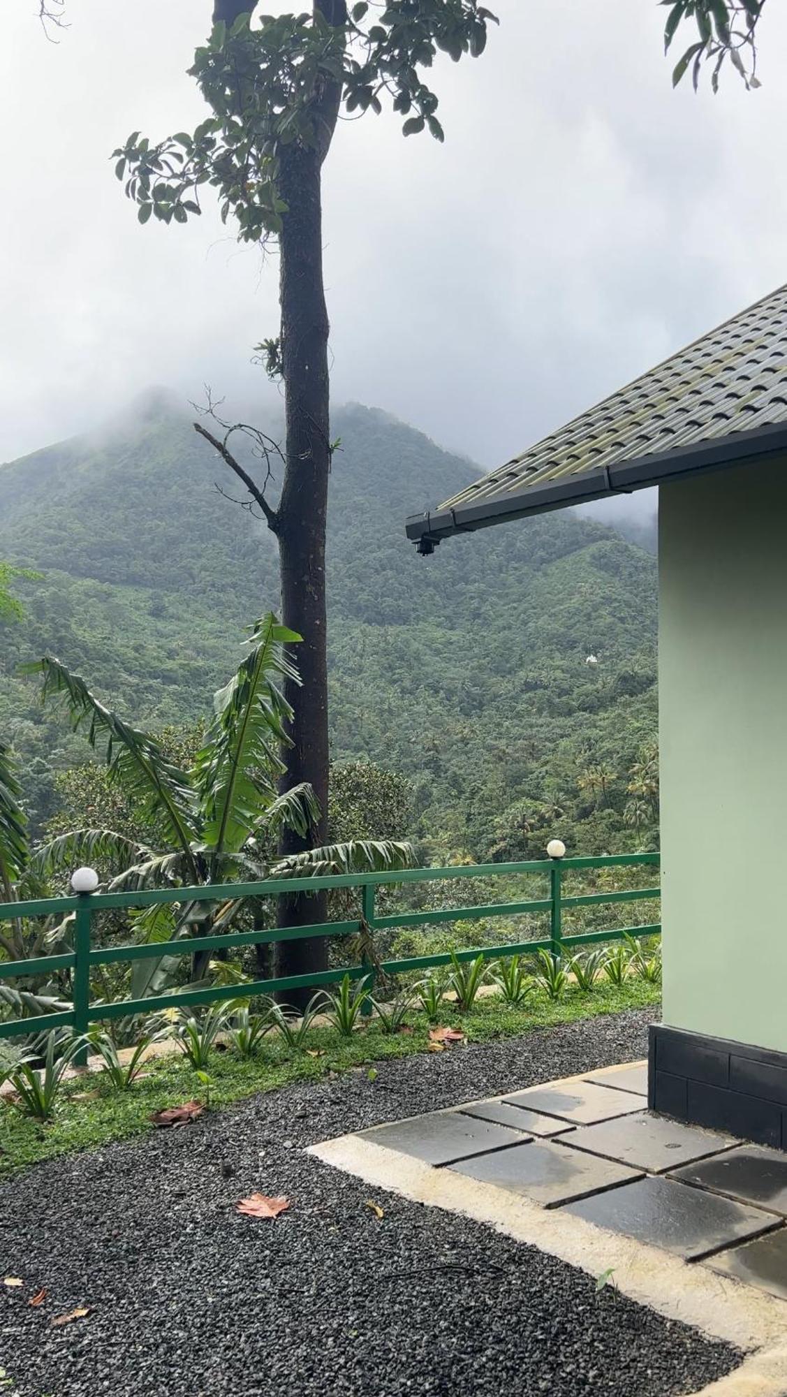Royal Mount Inn Resorts Paithalmala Exteriör bild