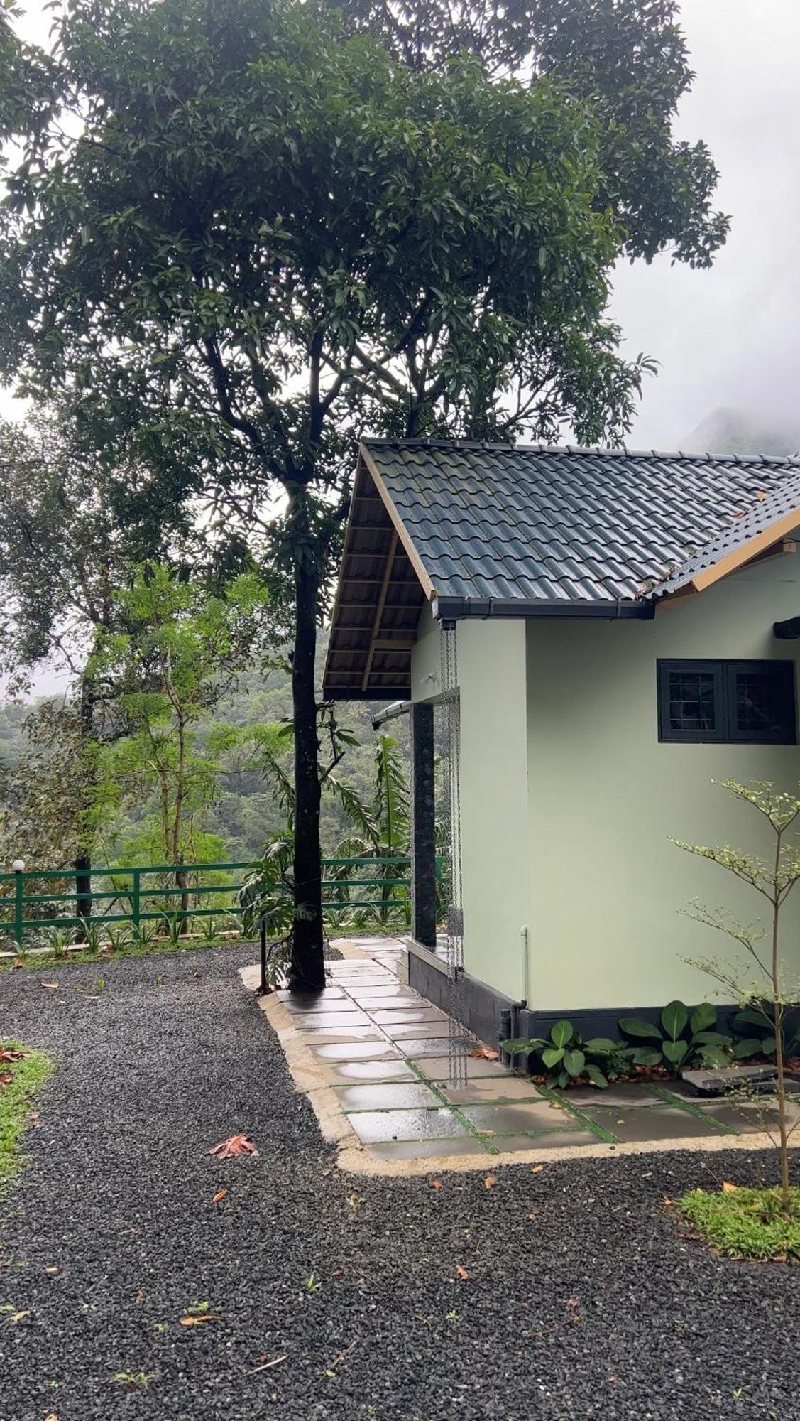 Royal Mount Inn Resorts Paithalmala Exteriör bild