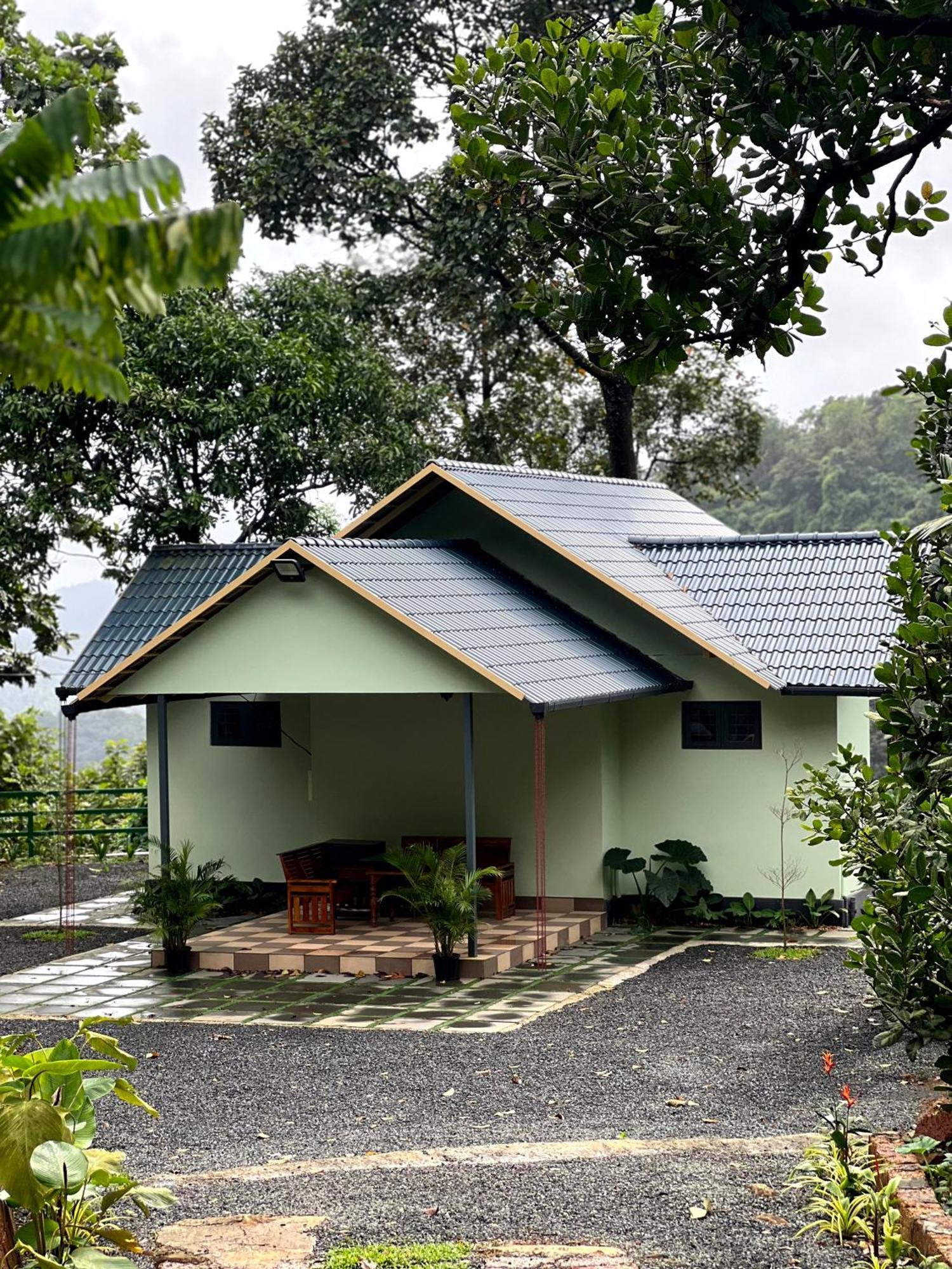 Royal Mount Inn Resorts Paithalmala Exteriör bild